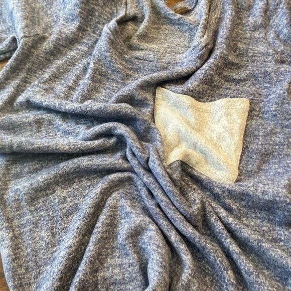 Scoop Neck 3/4 sleeve shirt - Picture 9 of 10